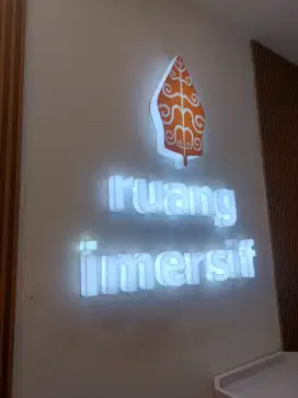 Custom Signage, Logo, Huruf Timbul, Neon Box, Polesign & Wallsign.