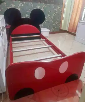 Tempat tidur anak Mickey mouse