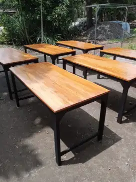 Meja warung makan