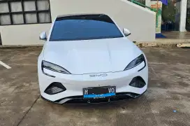 BYD Seal Performance 2024 putih km8000