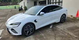 BYD Seal Performance 2024 putih km8000