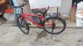 Dijual sepeda touring merah