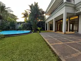 CILANDAK - Exclusive house with big garden and private swimming pool