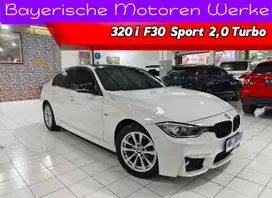 BMW 320i F 30 SPORT 2.0 Bensin AT 2015 Putih