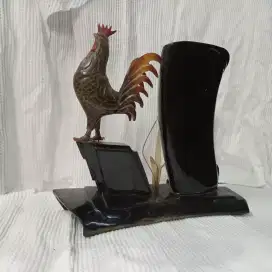 Patung Pajangan Ayam Jago dari Tanduk