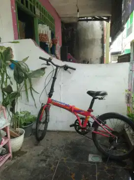 Sepeda lipat 20
