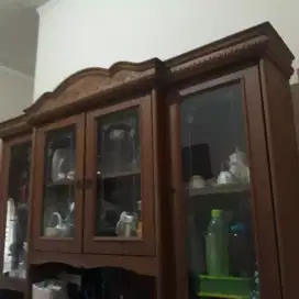 Lemari Hias Kayu