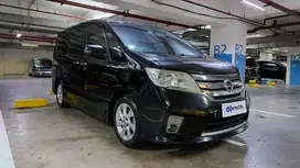 [OLX Mobbi] Nissan Serena Hitam 2.0 Highway Star Bensin-AT 2015 JVD