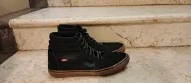 SEPATU VANS BOOTH ORIGINAL 100%