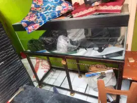 AQUARIUM + MEJA