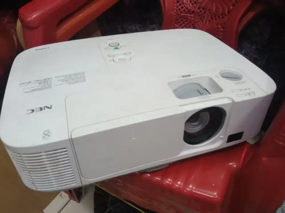 Proyektor Nec 5000 lumen, hdmi,siap pakai