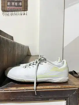 SEPATU SPECS FUTSAL AEROFLYTE