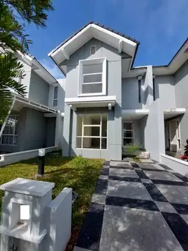 Dijual cepat Rumah 2 lt Rapi Terawat di Suvarna Sari