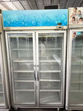 Showcase Chiler Minuman