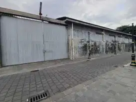 Gudang Strategis Lokasi Pinggir jalan di Tanjung Mas, Semarang