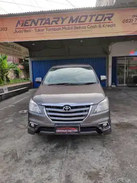 Toyota Innova 2.0 V Luxury Bensin Manual Tahun 2014 Abu-Abu Metalik OK