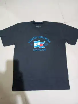 Kaos Brand Tommy Hilfiger Ukuran L