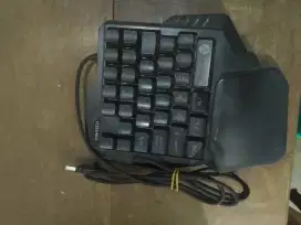 Keyboard gaming half/setengah