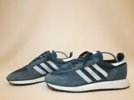 Adidas Forest Grove Navy
Size 42⅔ not converse vans