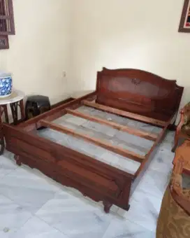 Tempat tidur dipan jati