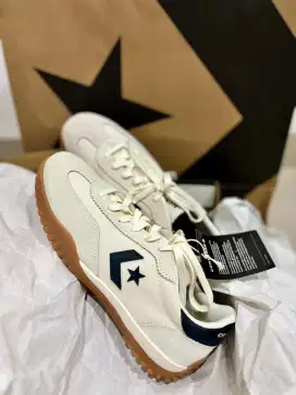Jual sepatu converse runstar trainer ori warna putih size 38