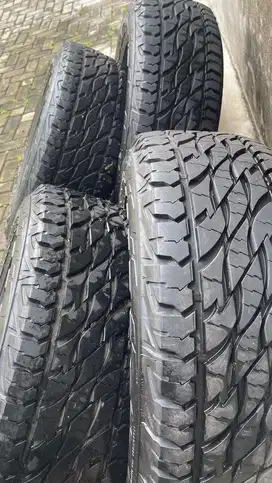 4 Ban Bridgestone Dueler AT SUV Fortuner Pajero 265/65 R17