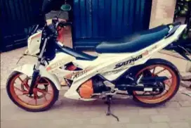 Satria Fu 215 warna putih