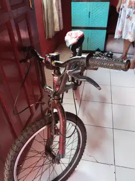 Sepeda bmx ukuran 17