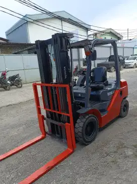 Forklift Toyota forklip threelift forklip 2,5 ton