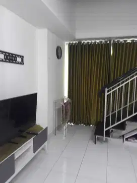 Dijual Turun Harga Apartemen Loft 2 Lantai di Casa de Parco