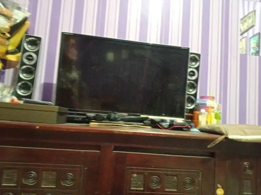 TV LED POLYTRON DAN LG 32 INCH