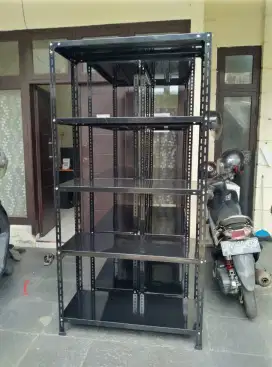 rak besi warna hitam tersedia juga warna merah