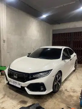 Civic turbo 1.5 sedan istimewa