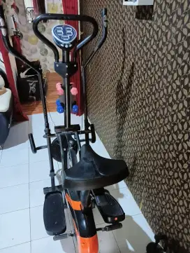 Onetwofit sepeda statis di jual