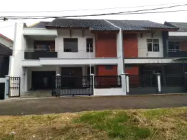 Di Sewakan Rumah Terawat Rumah Sayap BKR