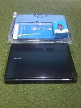 Acer Slim AMD E1-422 Normal