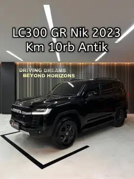 Toyota Land Cruiser LC300 GR 2023 Hitam B2925RFD LC 300 GR-S Km10rb