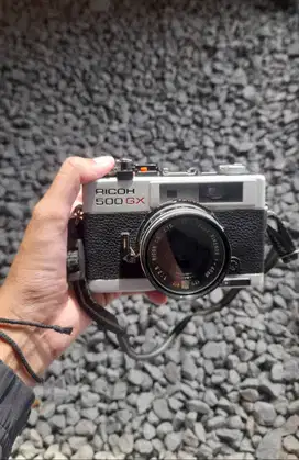 KAMERA ANALOG (RICOH 500-GX)