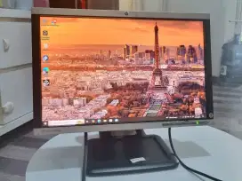 Monitor HP LA1905wg 19 inch kondisi normal