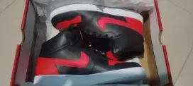 Nike mid ebernon