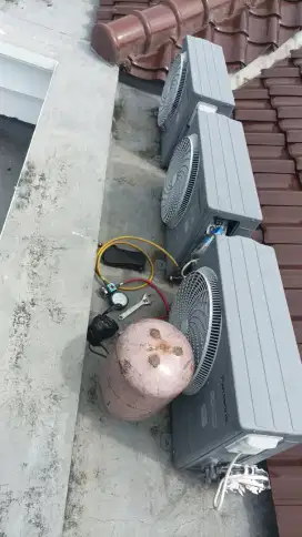 ISI PREON AC / SERVIS AC TIDAK DINGIN