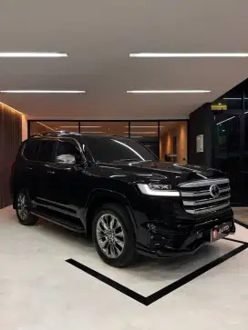 Toyota Land Cruiser LC300 VXR 2024 LC 300 Hitam B2473TJB Km4rb