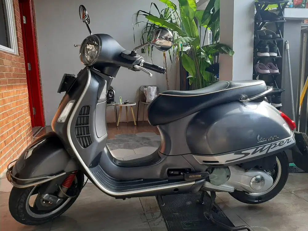 Dijual Vespa GTS 150 3Vie tahun 2016