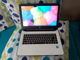 LAPTOP HP 14 WARNA PUTIH MULUS SIAP PAKAI MURAH AJA