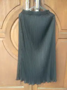 Rok panjang Plisket