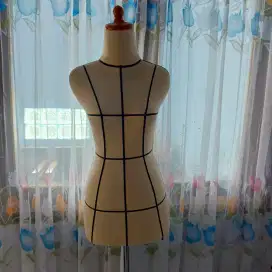 Manekin Wanita Setengah Badan Pola Bekas