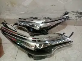 lampu fortuner vrz 2017 ori super mulus seperti baru