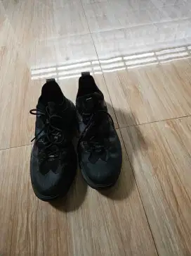 Sepatu sneakers cole haan