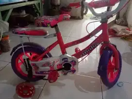 Sepeda anak perempuan