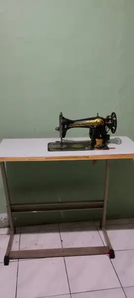 Dijual Cepat Alat Jahit Komplit